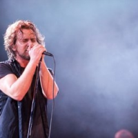 Фото Pearl Jam записались с уличными музыкантами 