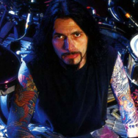Фото John Tempesta займет место барабанщика в американском туре Testament 
