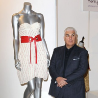 Фото Платье Amy Winehouse продано за 43 тысячи фунтов 