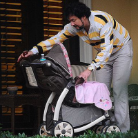 Фото Впервые Филипп Киркоров вышел со своей дочерью Аллой-Викторией на прогулку
