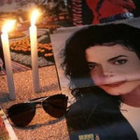 Фото В Петербурге пресекли акцию памяти Майкла Джексона 