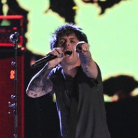 Фото Лидер панк-группы &quot;Green Day&quot; разбушевался на концерте