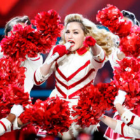 Фото Madonna раненной талибами девочке посвятила песню