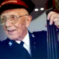 Фото На «Евровидении» Швейцарию представит 94-летний контрабасист