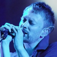 Фото Фронтмен Radiohead угрожает премьер-министру Великобритании