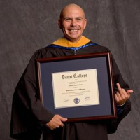 Фото Рэпер Pitbull получил диплом