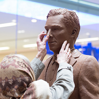 Фото Шоколадную скульптуру Бенедикта Камбербэтча съели жители Лондона