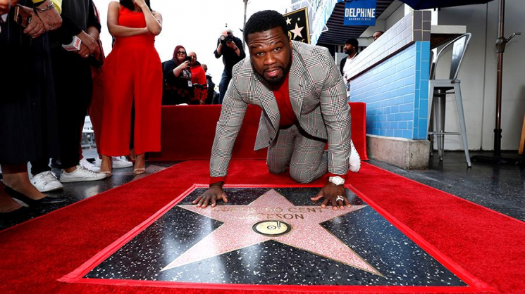 Фото 50 Cent получил звезду на голливудской Аллее славы